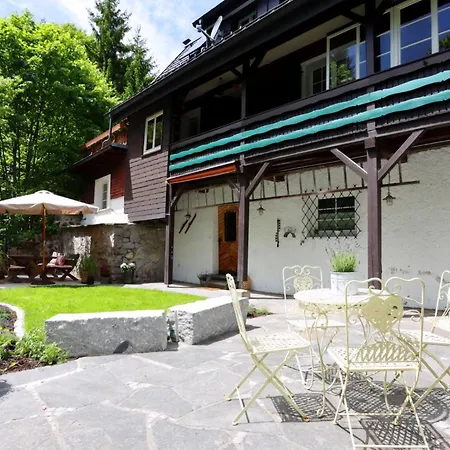 Schwarzwaldhaus St Blasien, Direkt Am Bach